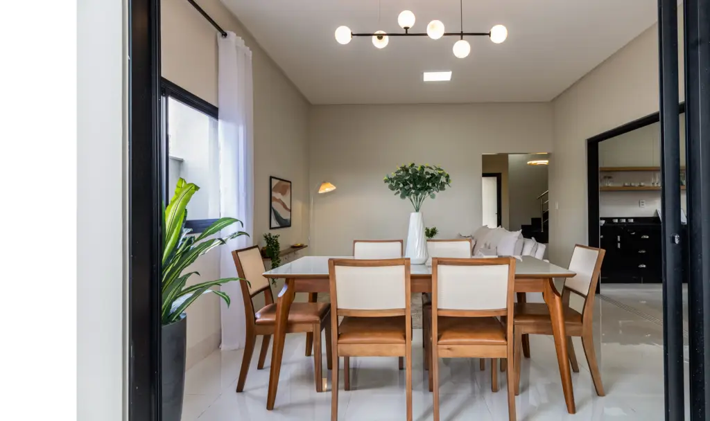 Sala de Jantar preparada com Home Staging para venda de imóvel residencial
