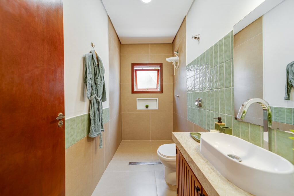 BANHEIRO FEITO COM REFORMA ESTRATÉGICA E HOME STAGING AFETIVO CASA DE CAMPO
