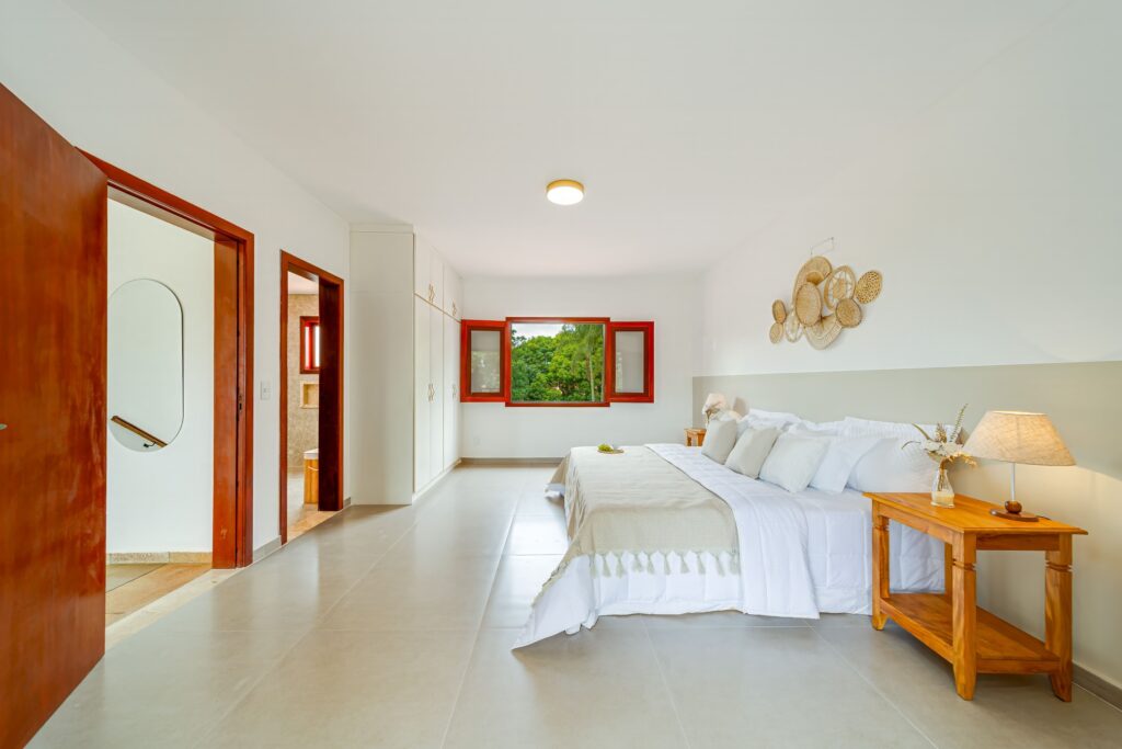 shae-home-staging-suite-master-depois